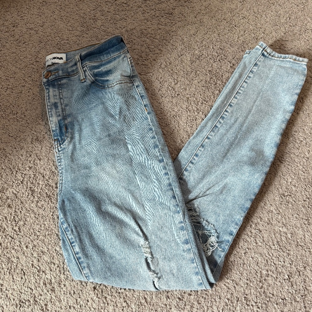 Fashion Nova Ripped Skinny jeans